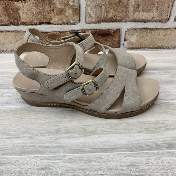 Dansko Angela Sandals Women's 37 US 6.5-7 Tan Metallic Nubuck Leather Wedge - Picture 1 of 8